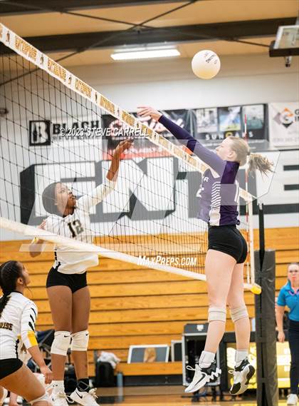 Thumbnail 2 in Enterprise vs Shasta photogallery.