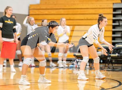 Thumbnail 2 in Enterprise vs Shasta photogallery.