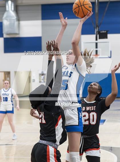 Thumbnail 3 in Denver West vs Peak to Peak (CHSAA 4A Playoffs Round 1) photogallery.