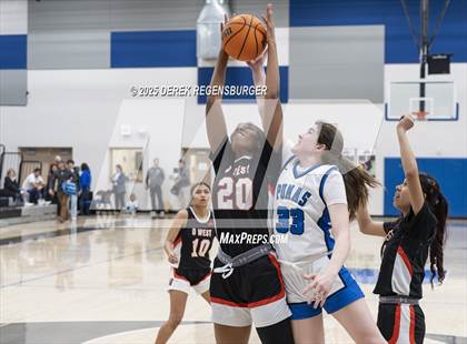 Thumbnail 2 in Denver West vs Peak to Peak (CHSAA 4A Playoffs Round 1) photogallery.