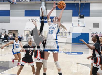 Thumbnail 3 in Denver West vs Peak to Peak (CHSAA 4A Playoffs Round 1) photogallery.