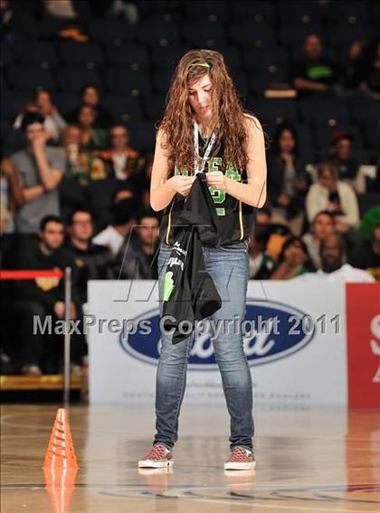 Thumbnail 2 in Brea Olinda vs. Mater Dei (CIF SS D1AA Final) photogallery.