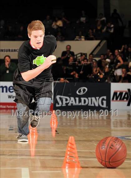 Thumbnail 2 in Brea Olinda vs. Mater Dei (CIF SS D1AA Final) photogallery.