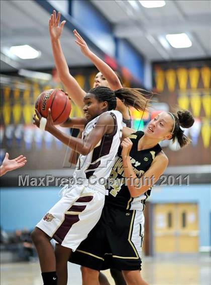 Thumbnail 2 in Whitney vs.Rio Linda photogallery.