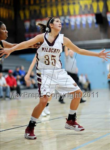 Thumbnail 3 in Whitney vs.Rio Linda photogallery.