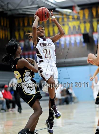 Thumbnail 1 in Whitney vs.Rio Linda photogallery.