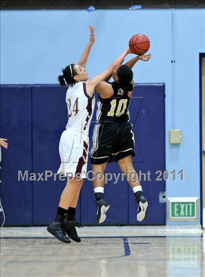 Thumbnail 1 in Whitney vs.Rio Linda photogallery.
