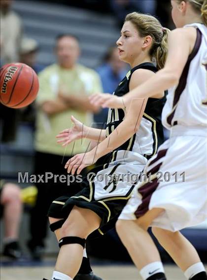 Thumbnail 3 in Whitney vs.Rio Linda photogallery.
