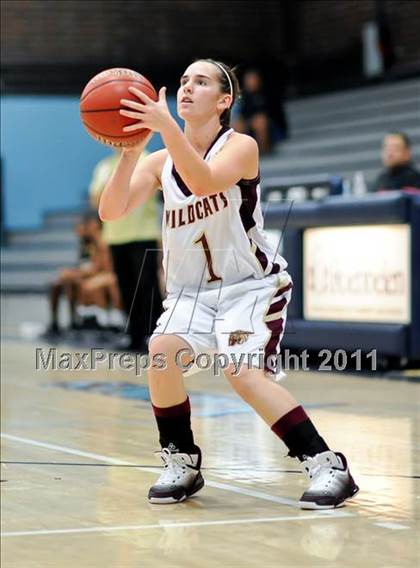 Thumbnail 2 in Whitney vs.Rio Linda photogallery.