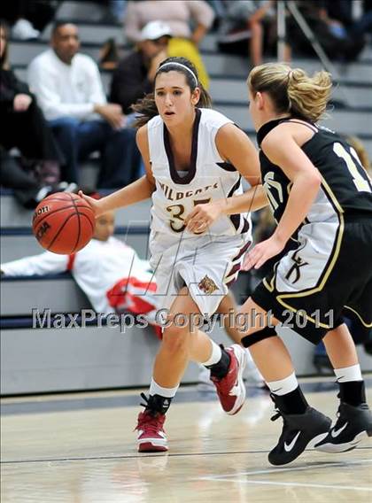 Thumbnail 2 in Whitney vs.Rio Linda photogallery.