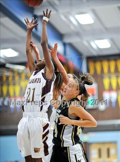 Thumbnail 1 in Whitney vs.Rio Linda photogallery.