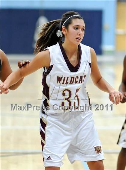 Thumbnail 2 in Whitney vs.Rio Linda photogallery.