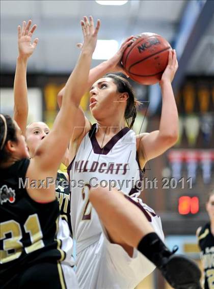 Thumbnail 2 in Whitney vs.Rio Linda photogallery.