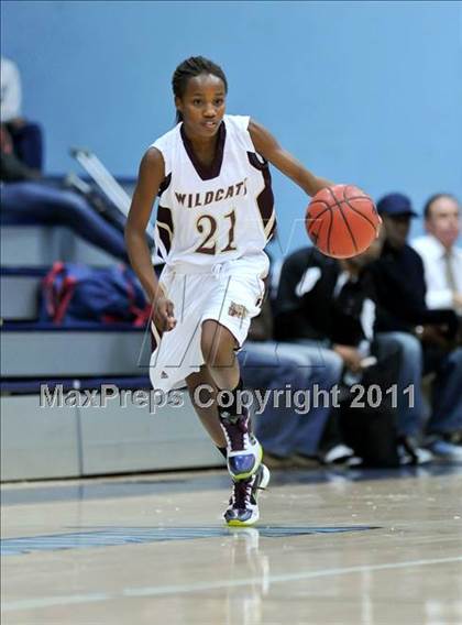 Thumbnail 3 in Whitney vs.Rio Linda photogallery.
