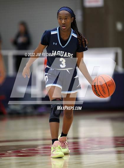 Thumbnail 2 in Pearland vs. Johnson (McDonald's Texas Invitational) photogallery.