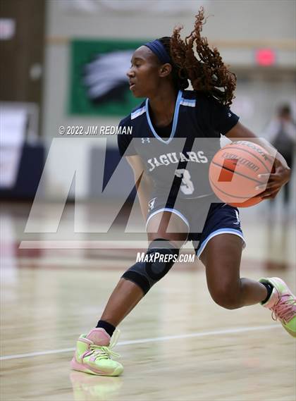 Thumbnail 2 in Pearland vs. Johnson (McDonald's Texas Invitational) photogallery.