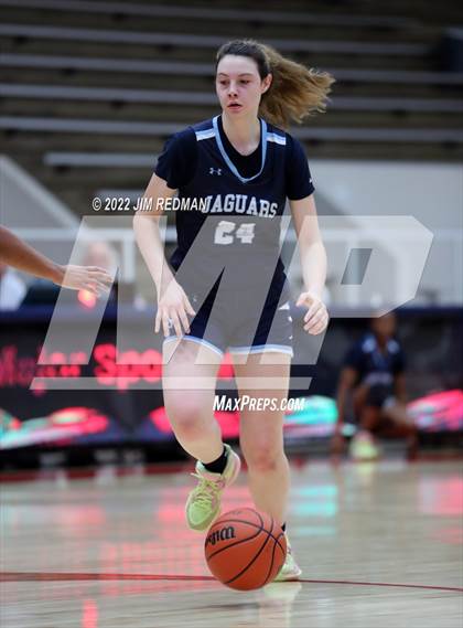 Thumbnail 2 in Pearland vs. Johnson (McDonald's Texas Invitational) photogallery.