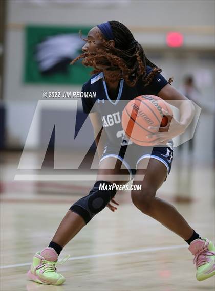 Thumbnail 3 in Pearland vs. Johnson (McDonald's Texas Invitational) photogallery.