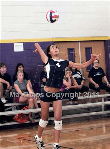Thumbnail 1 in Redondo Union vs. Kamehameha (2010 Durango Fall Classic) photogallery.