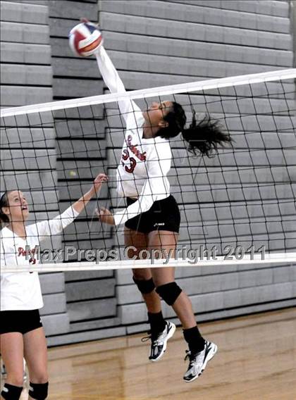 Thumbnail 2 in Redondo Union vs. Kamehameha (2010 Durango Fall Classic) photogallery.