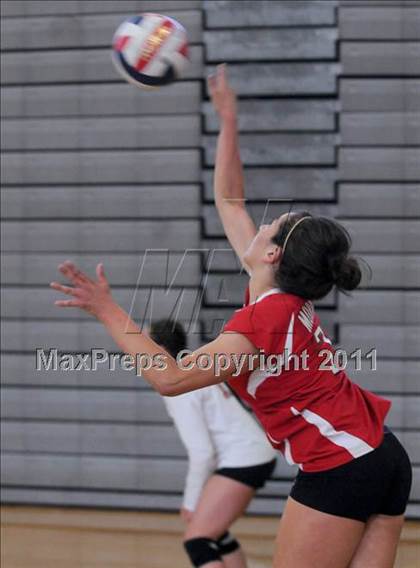 Thumbnail 2 in Redondo Union vs. Kamehameha (2010 Durango Fall Classic) photogallery.