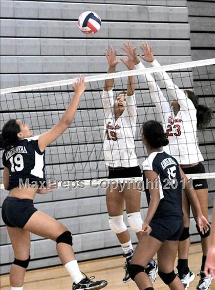 Thumbnail 2 in Redondo Union vs. Kamehameha (2010 Durango Fall Classic) photogallery.