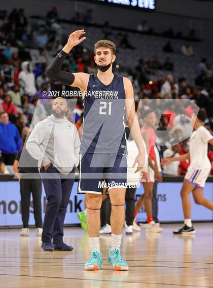 Thumbnail 3 in Sierra Canyon vs. Duncanville (Texas Thanksgiving Hoopfest) photogallery.