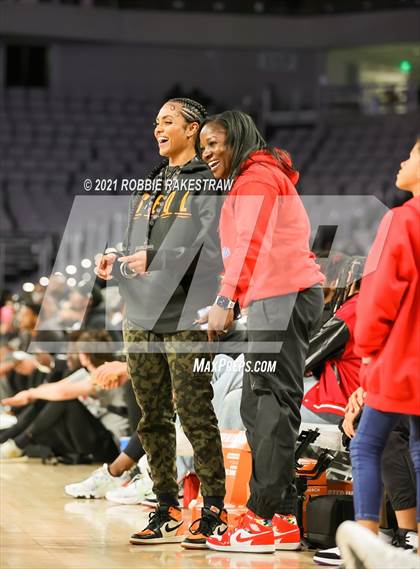 Thumbnail 1 in Sierra Canyon vs. Duncanville (Texas Thanksgiving Hoopfest) photogallery.