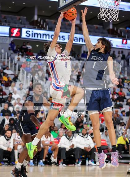 Thumbnail 2 in Sierra Canyon vs. Duncanville (Texas Thanksgiving Hoopfest) photogallery.