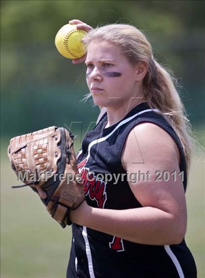 Thumbnail 3 in Pamlico County vs. East Surry (NCHSAA 1A Semifinal) photogallery.