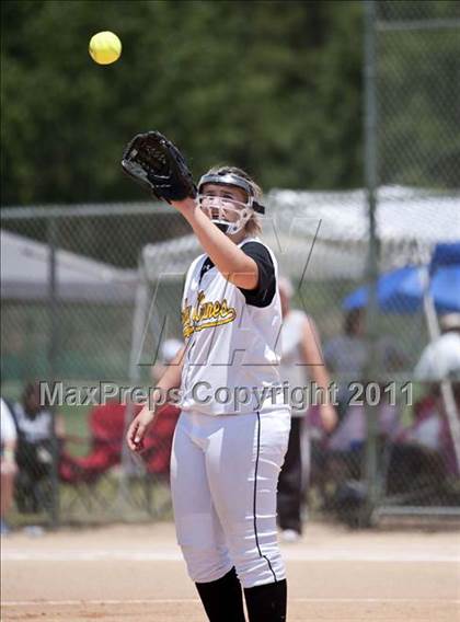 Thumbnail 2 in Pamlico County vs. East Surry (NCHSAA 1A Semifinal) photogallery.