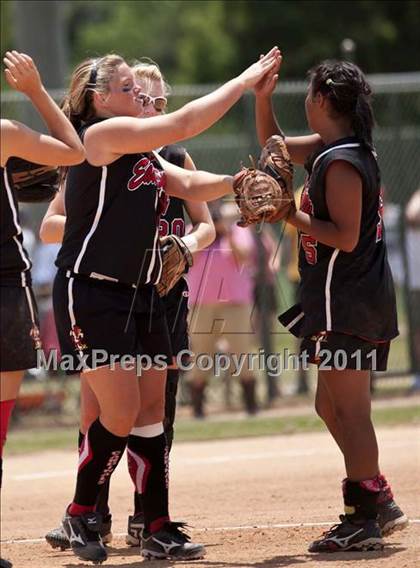 Thumbnail 3 in Pamlico County vs. East Surry (NCHSAA 1A Semifinal) photogallery.