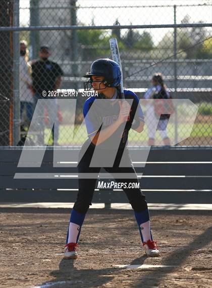 Thumbnail 3 in Lincoln @ Roseville photogallery.