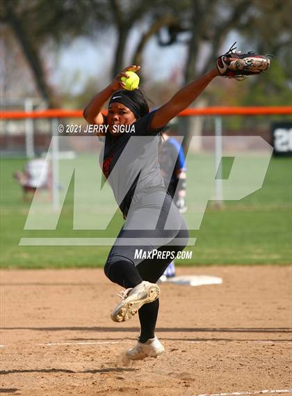 Thumbnail 2 in Lincoln @ Roseville photogallery.