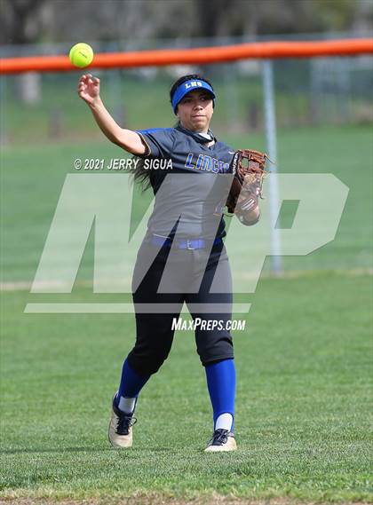 Thumbnail 2 in Lincoln @ Roseville photogallery.