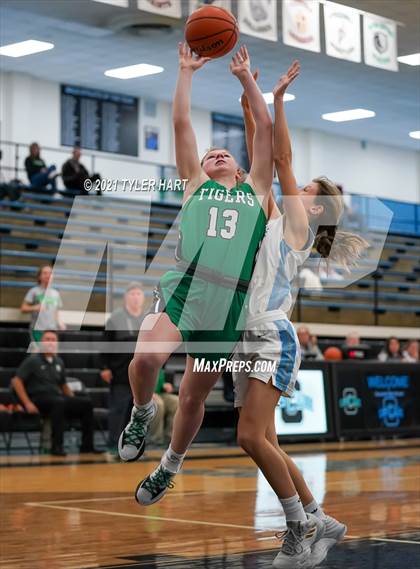 Thumbnail 2 in Triton Central @ Cascade photogallery.