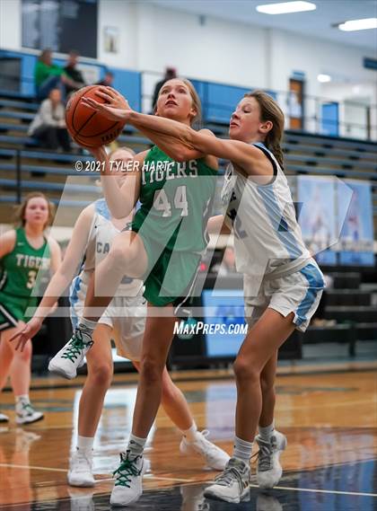 Thumbnail 3 in Triton Central @ Cascade photogallery.