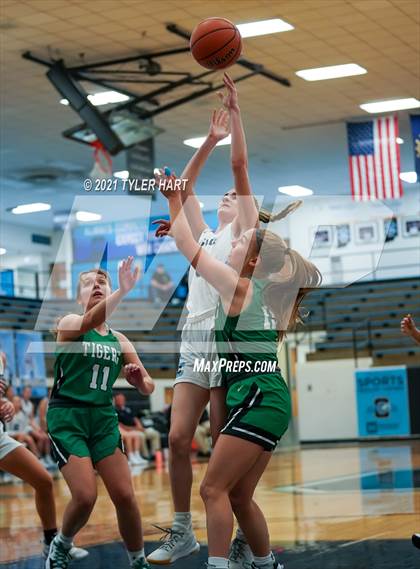 Thumbnail 1 in Triton Central @ Cascade photogallery.