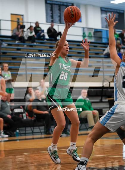 Thumbnail 1 in Triton Central @ Cascade photogallery.