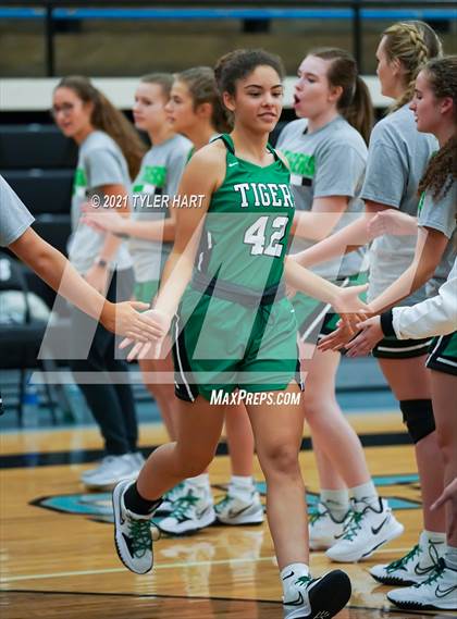 Thumbnail 3 in Triton Central @ Cascade photogallery.
