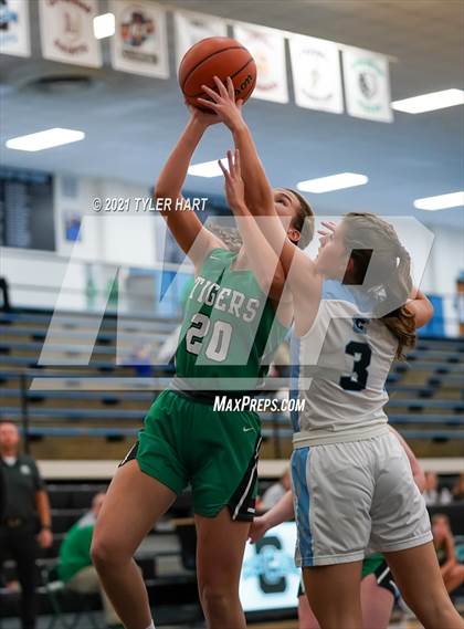 Thumbnail 1 in Triton Central @ Cascade photogallery.