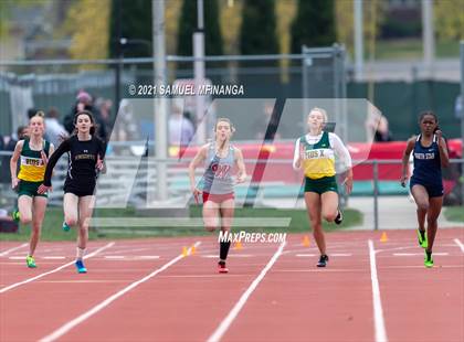 Thumbnail 3 in Harold Scott Invitational (200 Meter) photogallery.