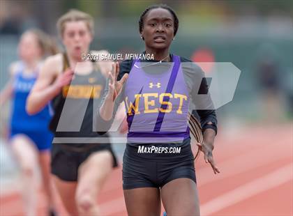 Thumbnail 1 in Harold Scott Invitational (200 Meter) photogallery.