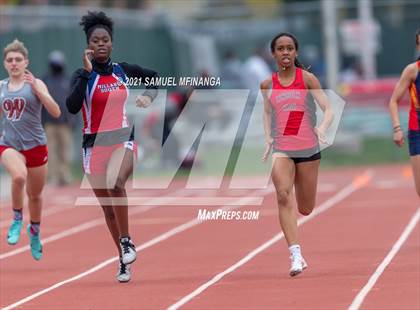 Thumbnail 2 in Harold Scott Invitational (200 Meter) photogallery.