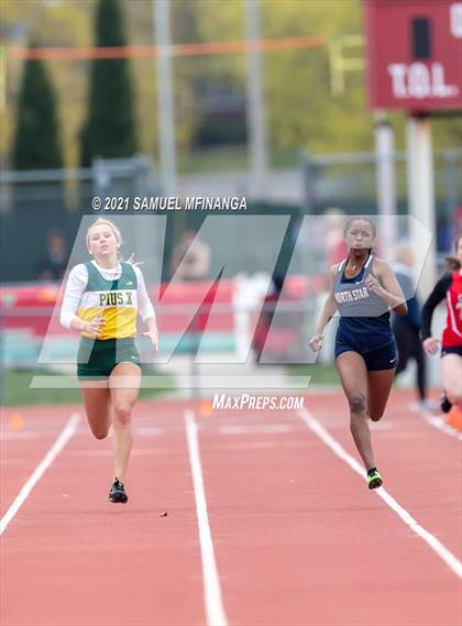 Thumbnail 1 in Harold Scott Invitational (200 Meter) photogallery.