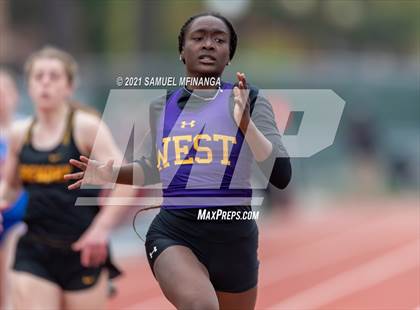 Thumbnail 2 in Harold Scott Invitational (200 Meter) photogallery.