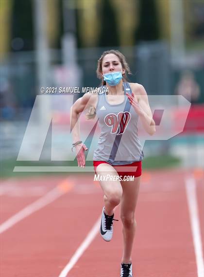 Thumbnail 2 in Harold Scott Invitational (200 Meter) photogallery.