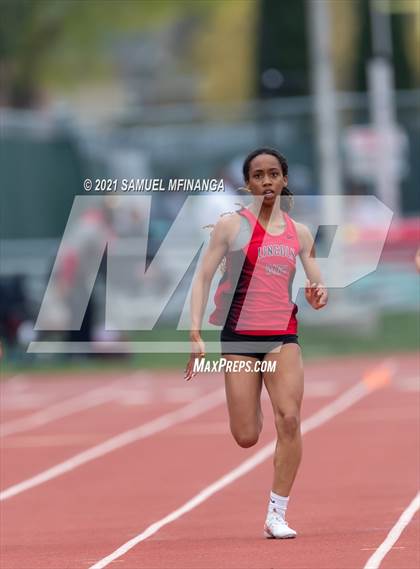 Thumbnail 1 in Harold Scott Invitational (200 Meter) photogallery.