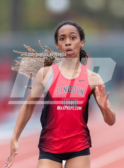 Thumbnail 3 in Harold Scott Invitational (200 Meter) photogallery.