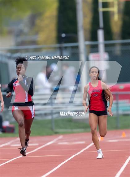 Thumbnail 3 in Harold Scott Invitational (200 Meter) photogallery.
